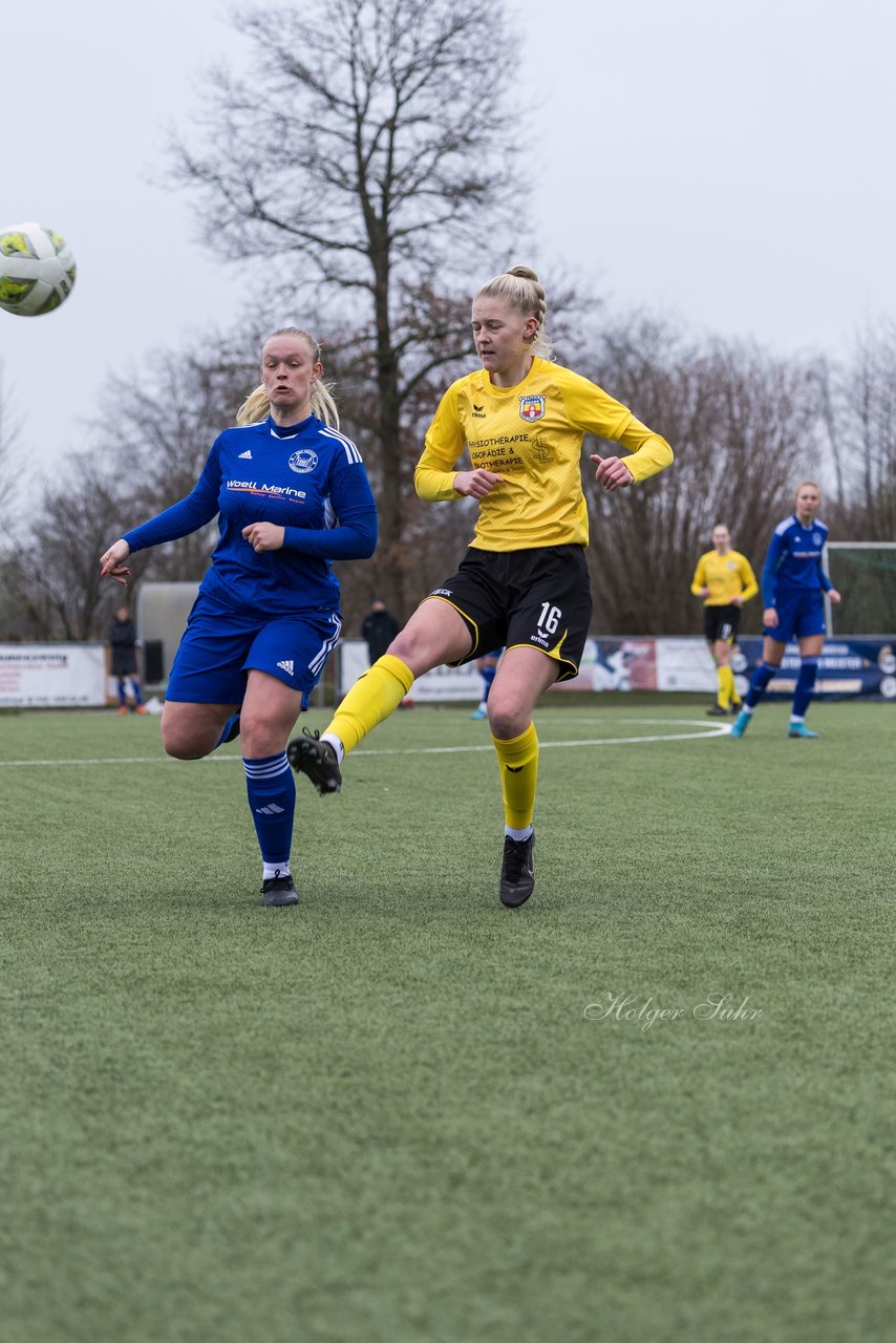 Bild 127 - F SSC Hagen Ahrensburg - SV Frisia Risum-Lindholm : Ergebnis: 1:2